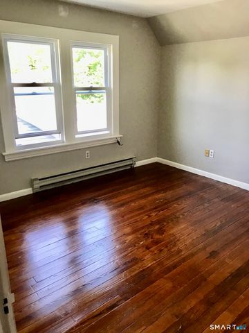 52 Catherine Street 2nd Floor, Stratford, CT 06615