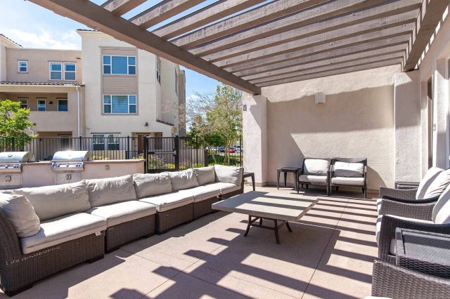 5222 Surfwalk Way 6, San Diego, CA 92154