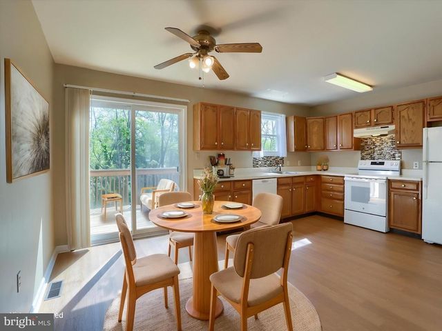 137 CHARTWOOD DR, Harrisburg, PA 17111