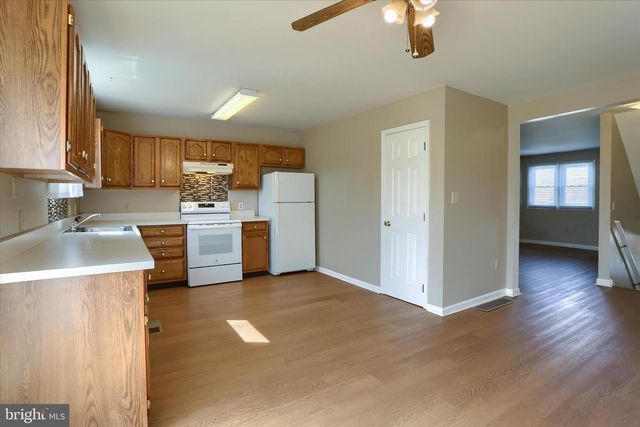 137 CHARTWOOD DR, Harrisburg, PA 17111