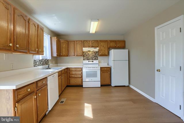 137 CHARTWOOD DR, Harrisburg, PA 17111