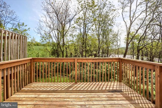 137 CHARTWOOD DR, Harrisburg, PA 17111