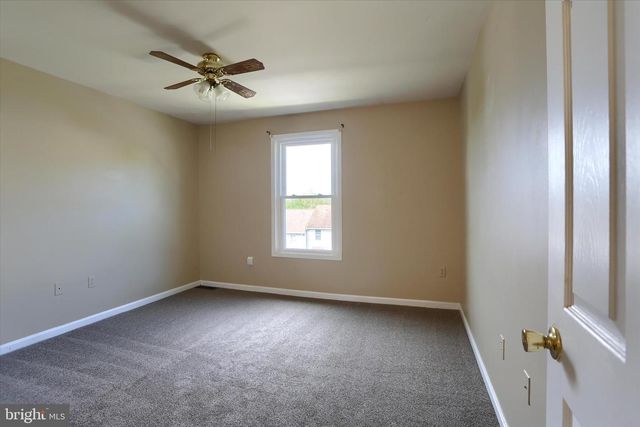 137 CHARTWOOD DR, Harrisburg, PA 17111