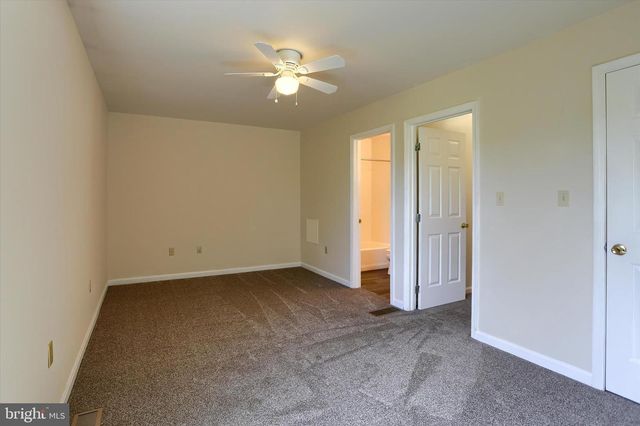 137 CHARTWOOD DR, Harrisburg, PA 17111