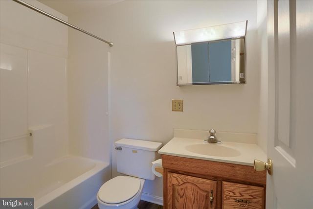 137 CHARTWOOD DR, Harrisburg, PA 17111