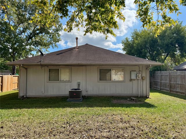 10918 Spanish Grant Drive, Sugar Land, TX 77498