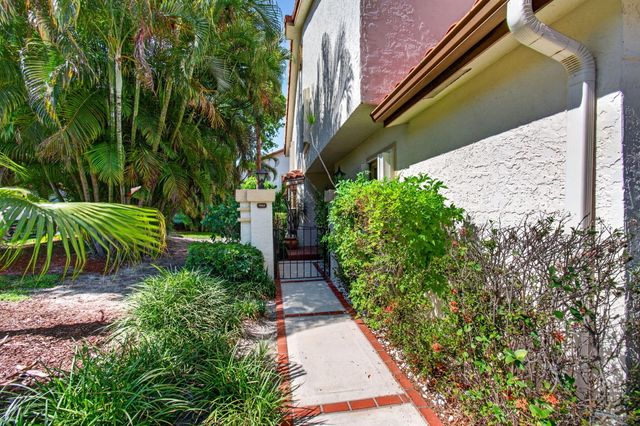 7865 La Mirada Drive, Boca Raton, FL 33433