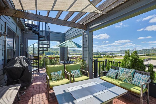 2900 Corbin Park Court, Cincinnati, OH 45226