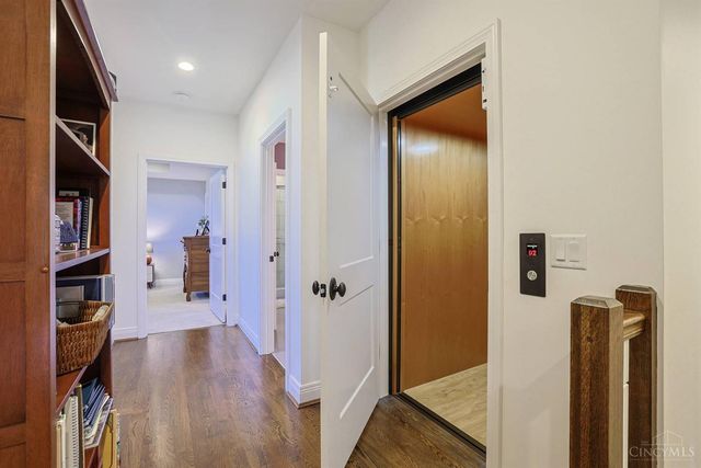 2900 Corbin Park Court, Cincinnati, OH 45226