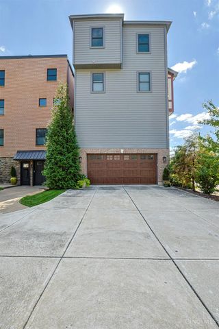 2900 Corbin Park Court, Cincinnati, OH 45226