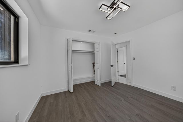 2740 NW 9th Lane, Wilton Manors, FL 33311