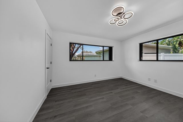 2740 NW 9th Lane, Wilton Manors, FL 33311