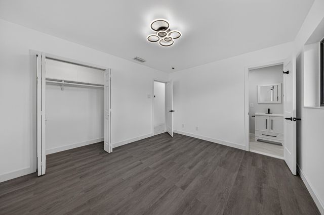 2740 NW 9th Lane, Wilton Manors, FL 33311