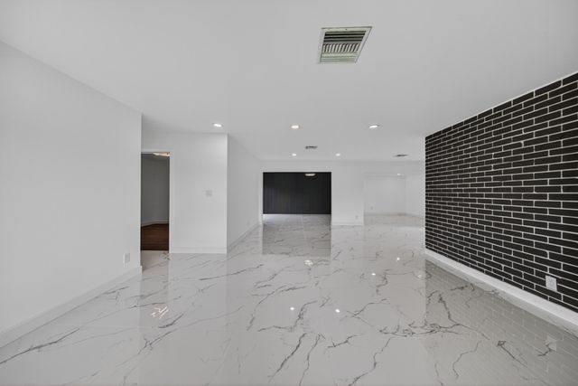 2740 NW 9th Lane, Wilton Manors, FL 33311