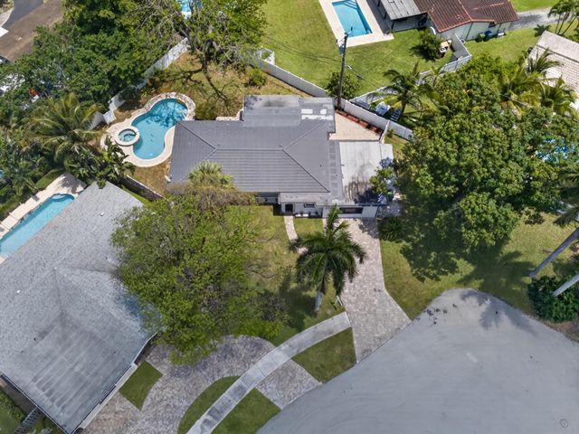 2740 NW 9th Lane, Wilton Manors, FL 33311