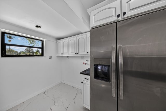 2740 NW 9th Lane, Wilton Manors, FL 33311
