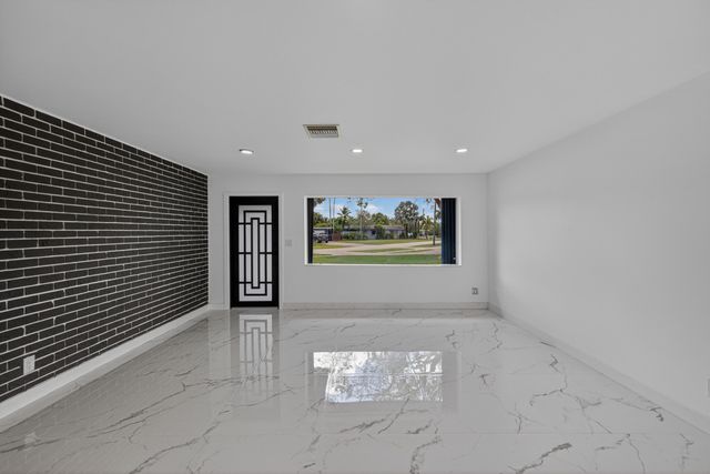 2740 NW 9th Lane, Wilton Manors, FL 33311