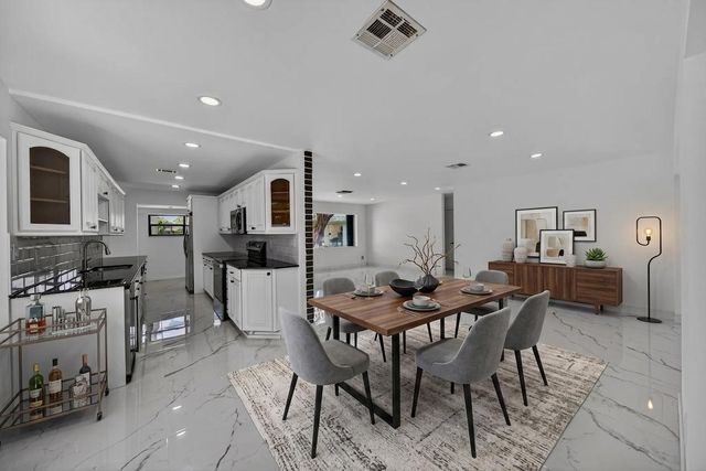 2740 NW 9th Lane, Wilton Manors, FL 33311