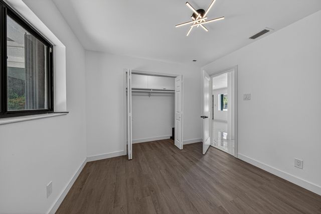 2740 NW 9th Lane, Wilton Manors, FL 33311