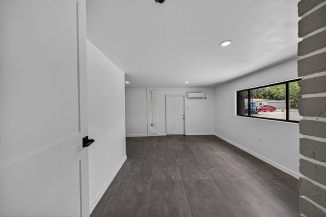 2740 NW 9th Lane, Wilton Manors, FL 33311