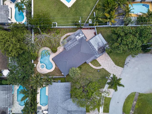 2740 NW 9th Lane, Wilton Manors, FL 33311