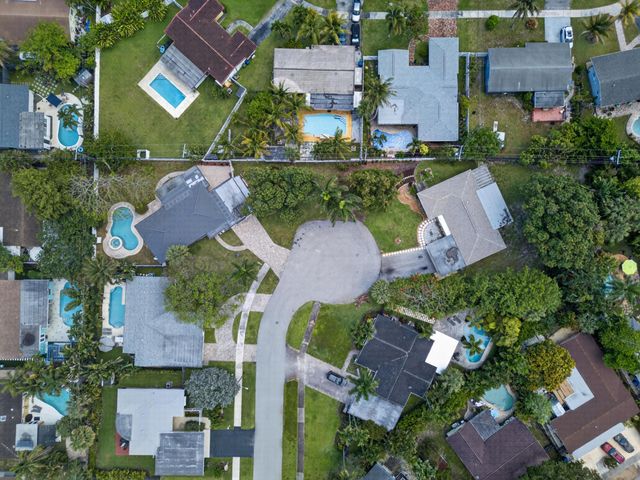 2740 NW 9th Lane, Wilton Manors, FL 33311