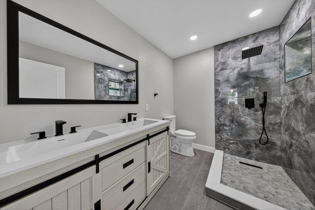 2740 NW 9th Lane, Wilton Manors, FL 33311