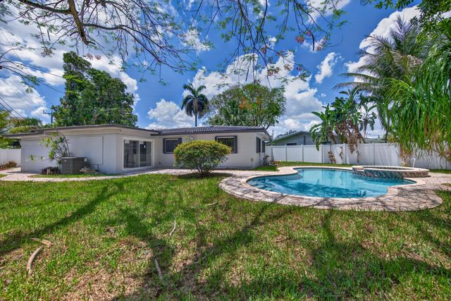 2740 NW 9th Lane, Wilton Manors, FL 33311