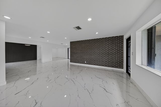 2740 NW 9th Lane, Wilton Manors, FL 33311