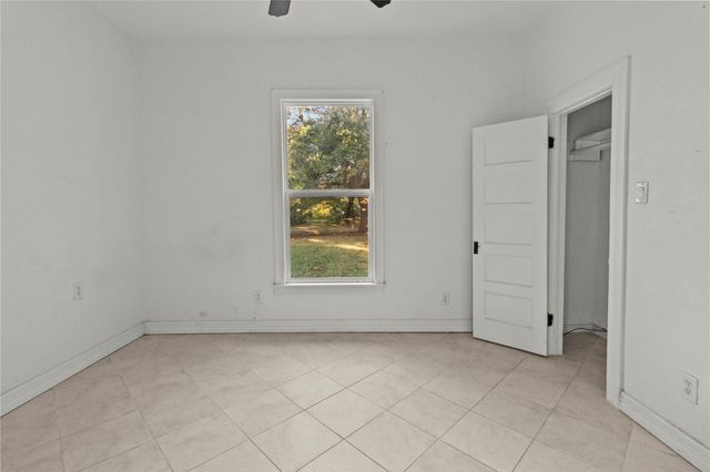 720 14th Avenue N, Texas City, TX 77590