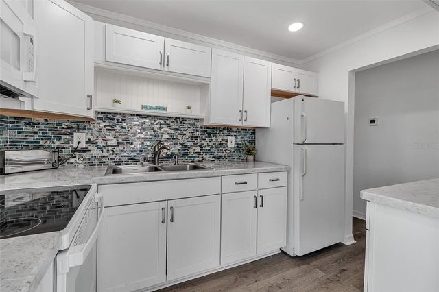 2305 BAYSHORE GARDENS PARKWAY, Bradenton, FL 34207