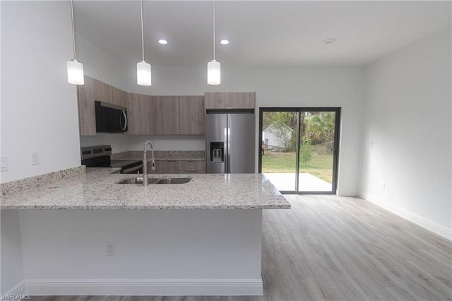 1123 Deauville ST E, Lehigh Acres, FL 33974