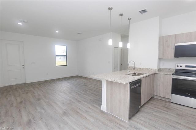 1123 Deauville ST E, Lehigh Acres, FL 33974