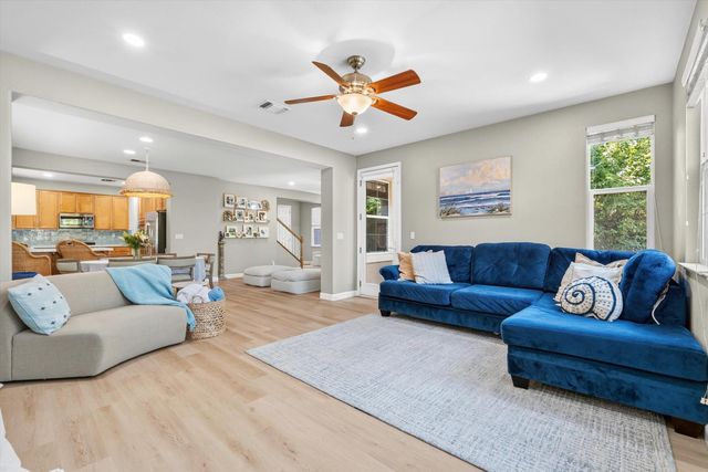 933 Campfire Cir, Rocklin, CA 95765