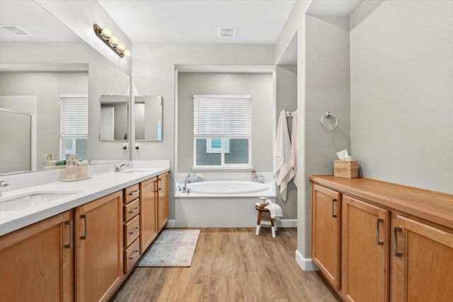 933 Campfire Cir, Rocklin, CA 95765