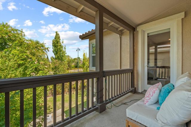 933 Campfire Cir, Rocklin, CA 95765