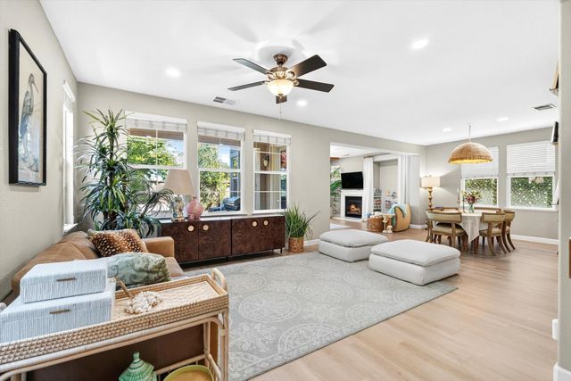 933 Campfire Cir, Rocklin, CA 95765
