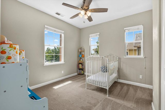 933 Campfire Cir, Rocklin, CA 95765