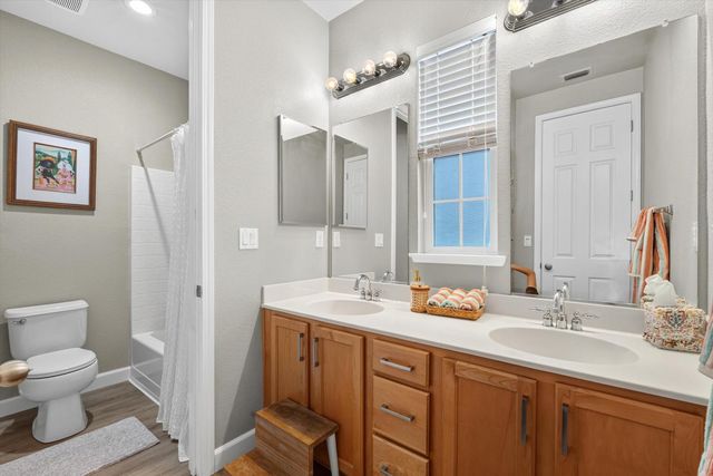 933 Campfire Cir, Rocklin, CA 95765