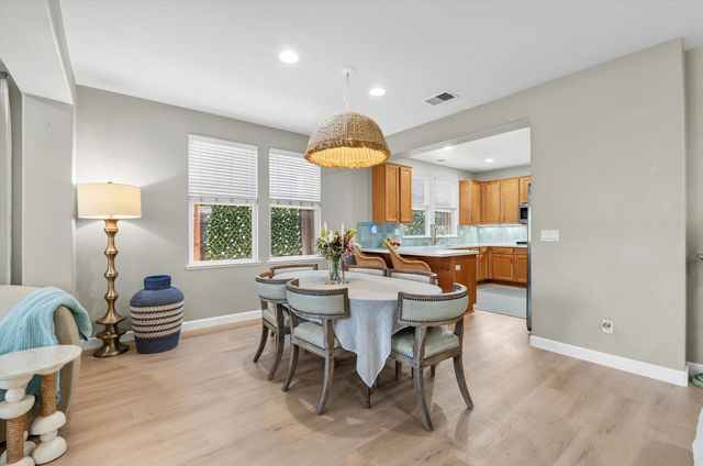 933 Campfire Cir, Rocklin, CA 95765
