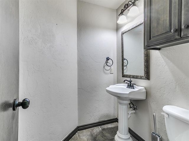 16400 Winding Park Drive, Edmond, OK 73013