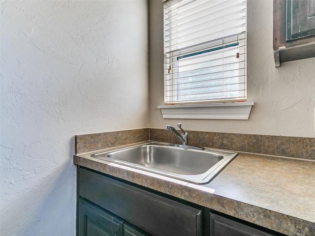 16400 Winding Park Drive, Edmond, OK 73013