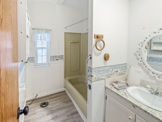 1208 Beaver Dam Drive NE, Belmont, MI 49306