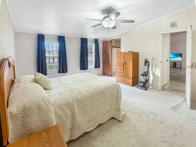 1208 Beaver Dam Drive NE, Belmont, MI 49306