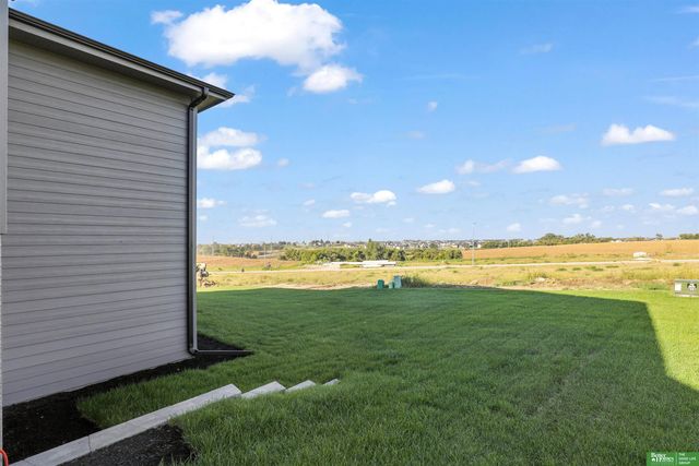 5813 N 197th Avenue, Elkhorn, NE 68022