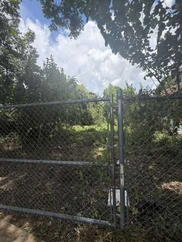 9435 E Avenue I, Houston, TX 77012