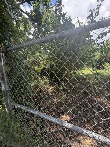 9435 E Avenue I, Houston, TX 77012