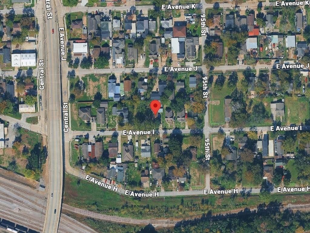 9435 E Avenue I, Houston, TX 77012