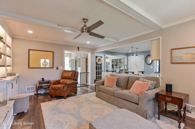 4606 Stormon Ct, Louisville, KY 40220