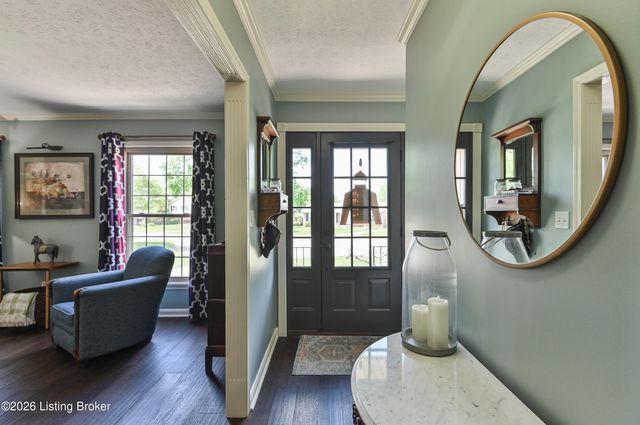 4606 Stormon Ct, Louisville, KY 40220